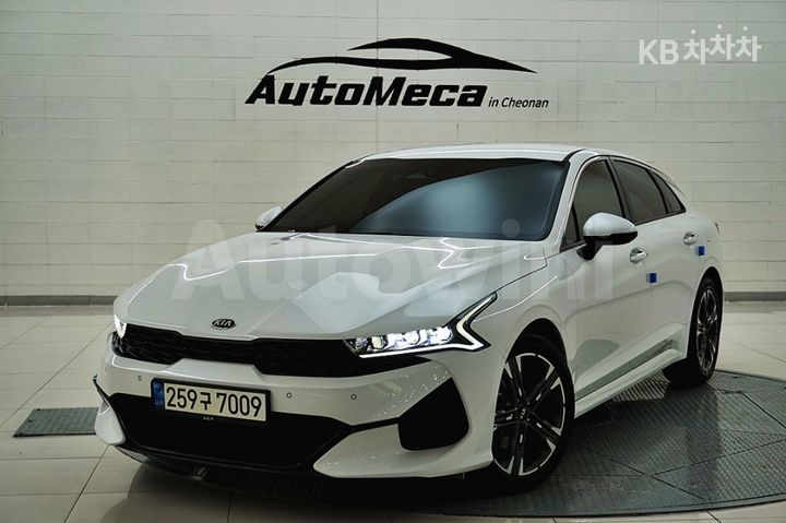 Kia K5 2021 KNAG341ABMA117603 — 2