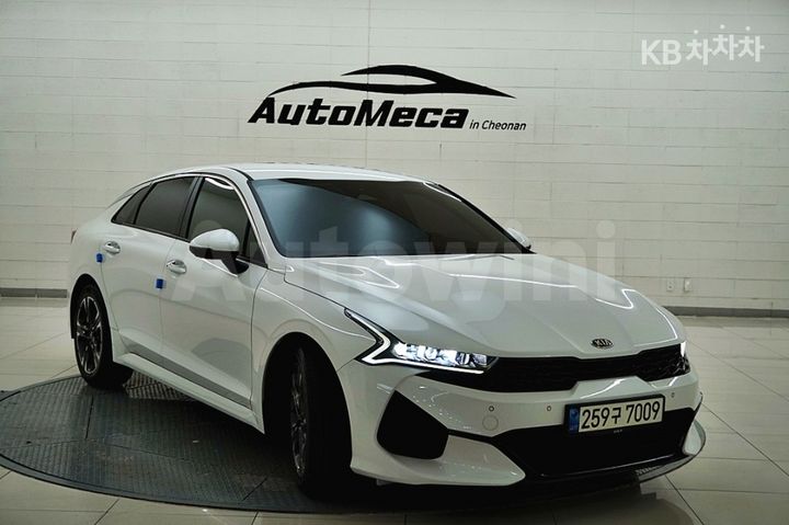 Kia K5 2021 KNAG341ABMA117603 — 4