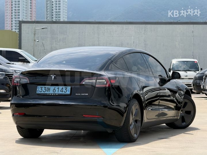 Tesla Model 3 2022 5YJ3E1EB7NF148850 — 3