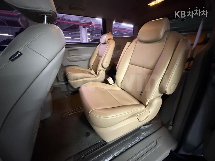 Kia Carnival 2015 KNHMF37ABFS031681 — 5