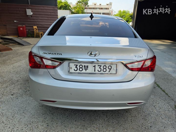 Hyundai Sonata 2010 KMHEC41BBAA020227 — 3