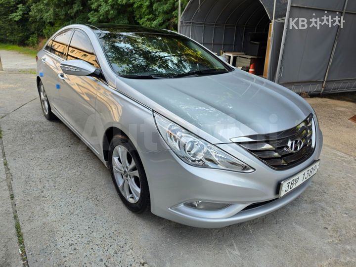 Hyundai Sonata 2010 KMHEC41BBAA020227 — 5