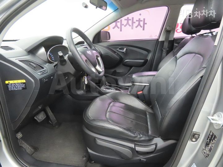 Hyundai Tucson 2012 KMHJT81VBCU357672 — 5