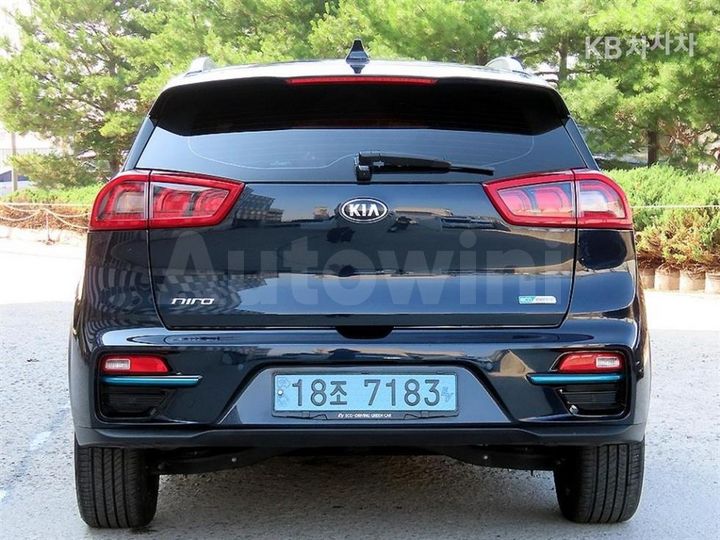 Kia Niro 2019 KNACB81GFKA023504 — 4