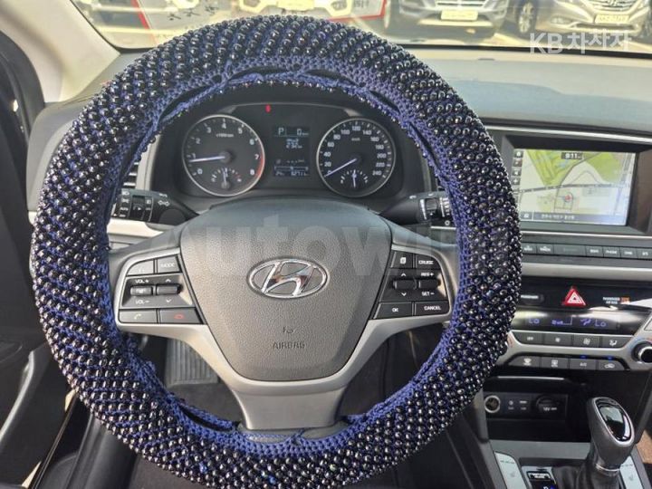 Hyundai Avante 2016 — 2