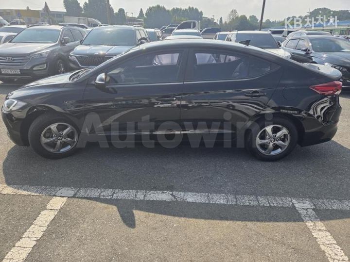 Hyundai Avante 2016 — 3