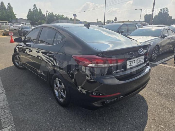 Hyundai Avante 2016 — 4