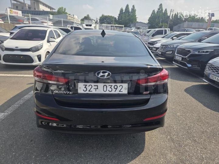 Hyundai Avante 2016 — 5