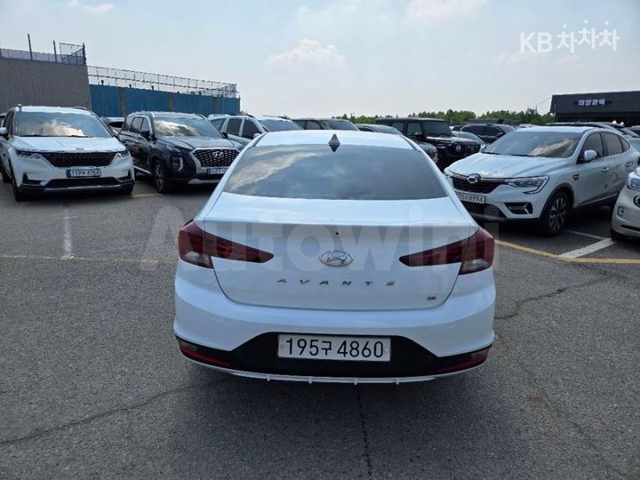 Hyundai Avante 2019 — 3