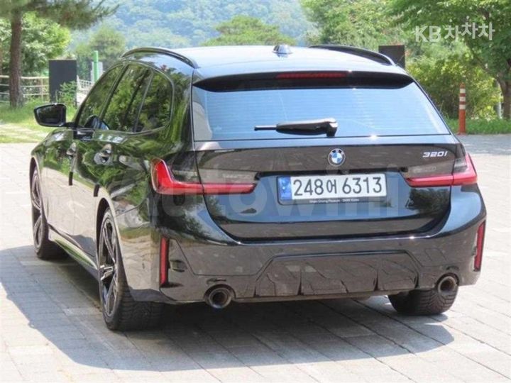 BMW 3 Series 2023 — 4