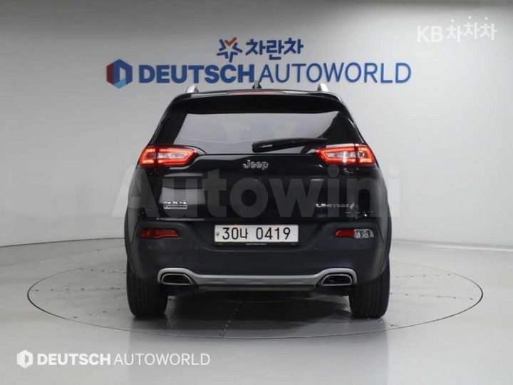 Jeep Cherokee 2016 — 4