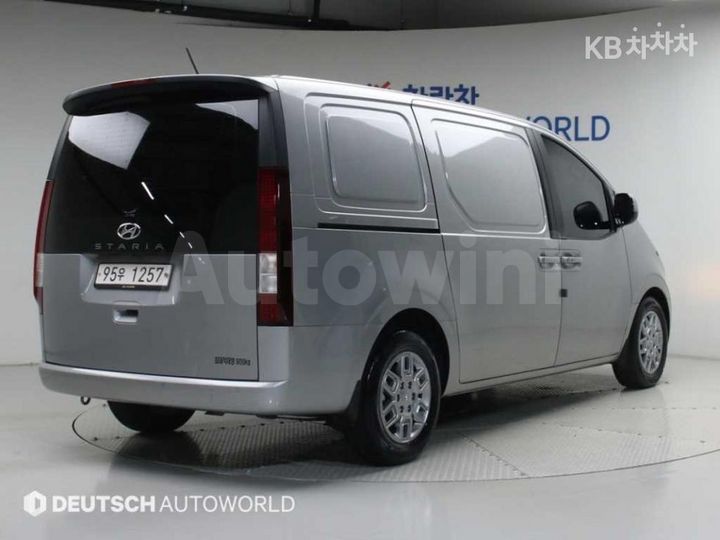 Hyundai Staria 2022 — 2