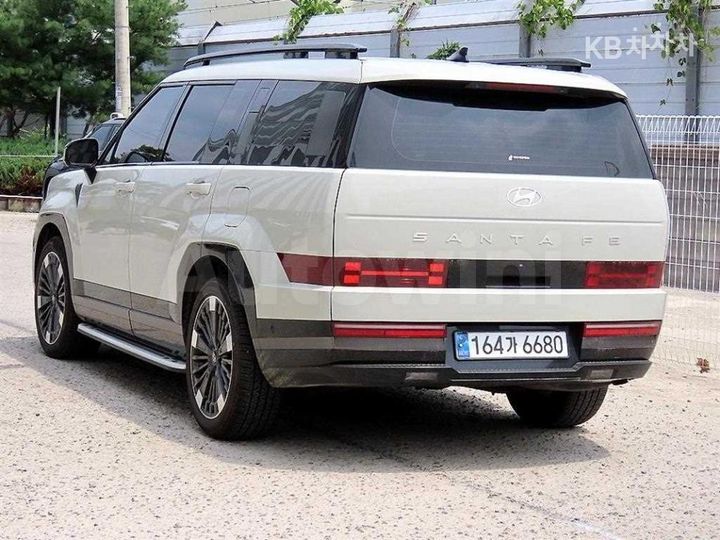 Hyundai SantaFe 2025 — 3