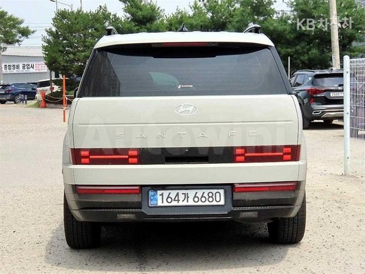 Hyundai SantaFe 2025 — 4