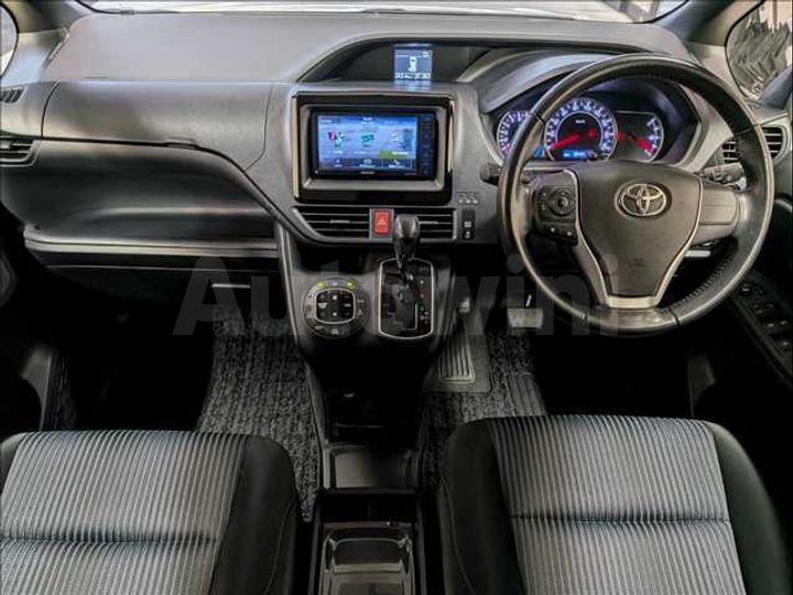 Toyota Voxy 2014 ZRR80-0060535 — 3