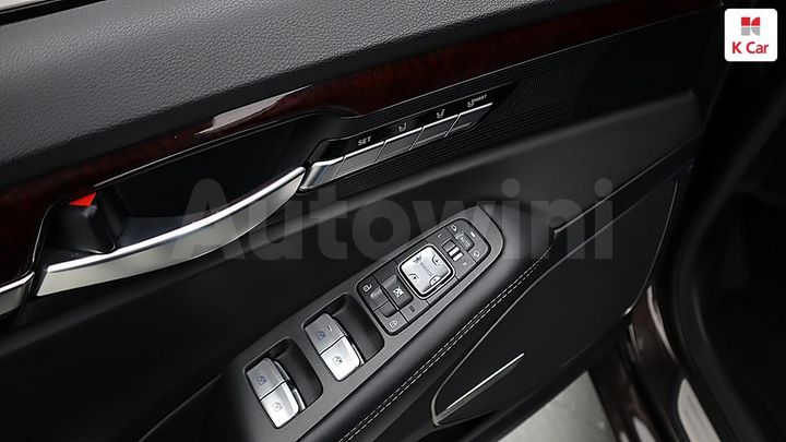 Genesis EQ900 2016 — 5