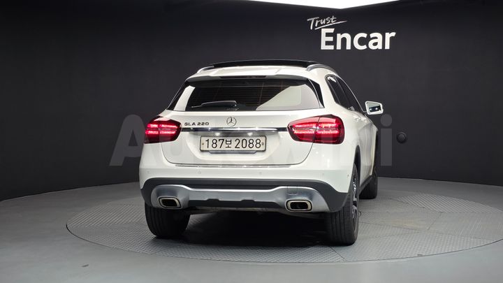 Mercedes Benz GLA Class 2019 — 4