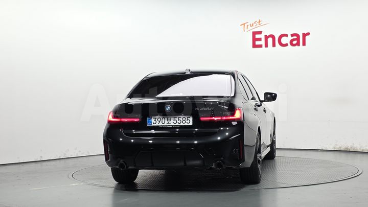 BMW 3 Series 2026 — 3