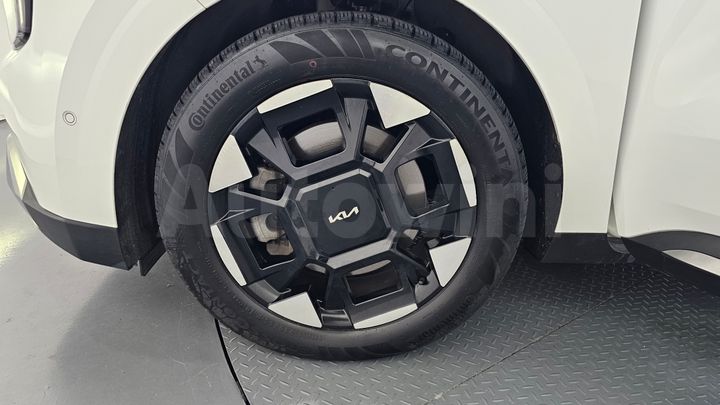 Kia Carnival 2025 — 5