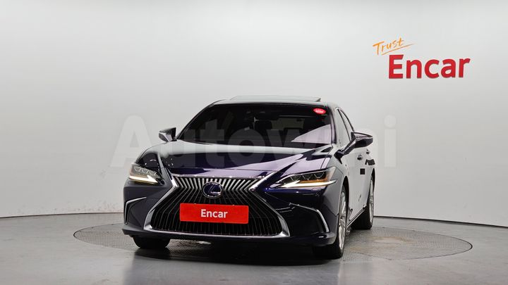 Lexus ES 2019 — 3
