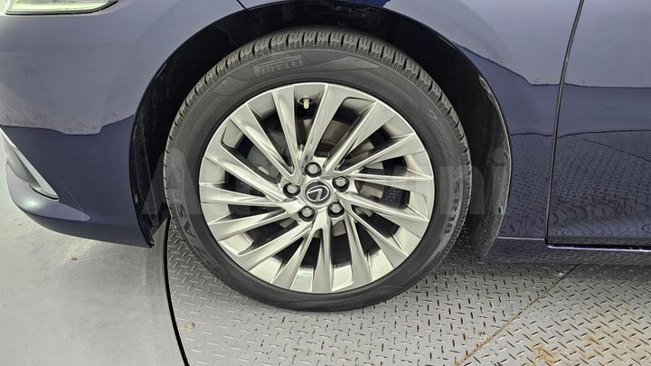 Lexus ES 2019 — 5