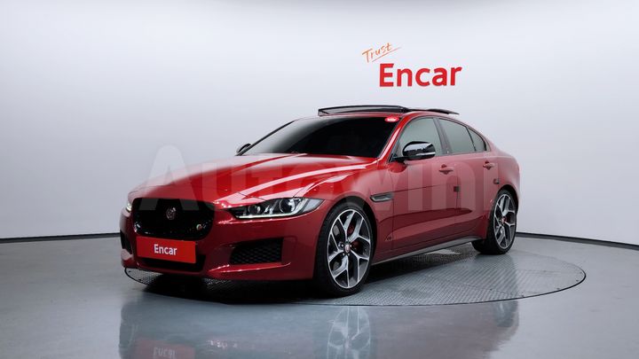 Jaguar XE