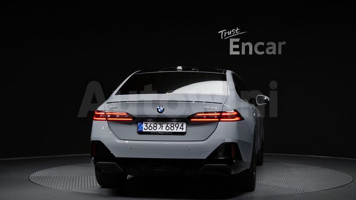 BMW 5 Series 2026 — 4
