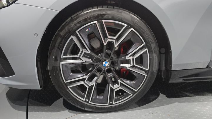 BMW 5 Series 2026 — 5