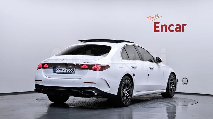 Mercedes-Benz E Class 2025 — 2