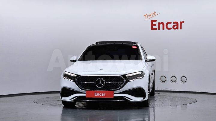 Mercedes-Benz E Class 2025 — 3