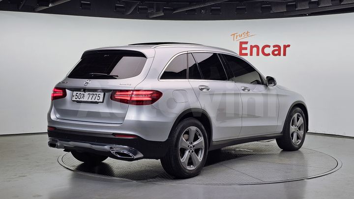 Mercedes-Benz GLC Class 2017 — 2