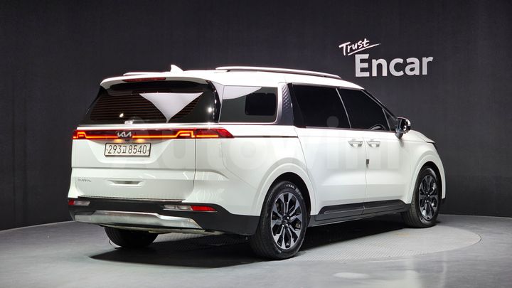 Kia Carnival 2023 — 2