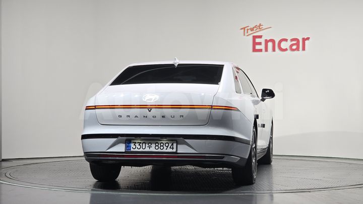 Hyundai Grandeur 2023 — 3