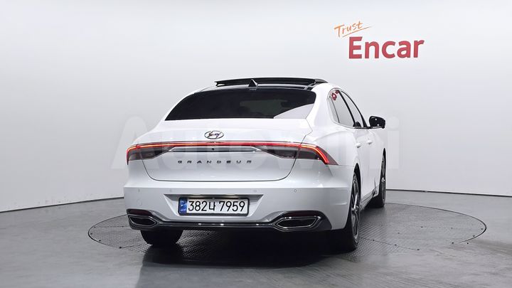 Hyundai Grandeur 2023 — 3