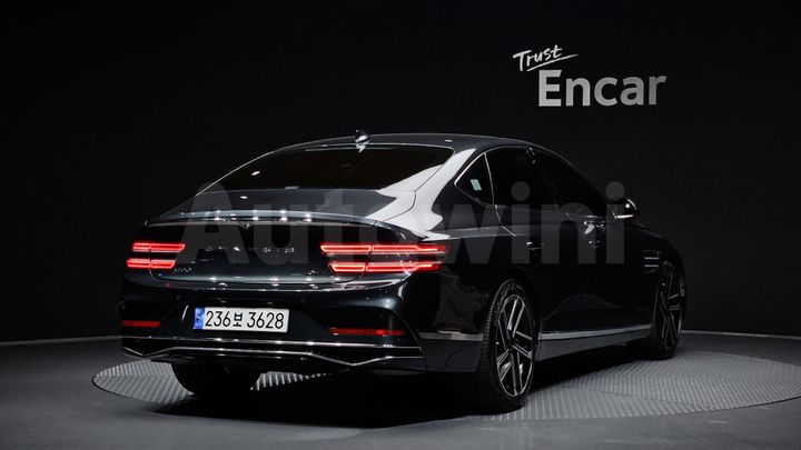 Genesis G80 2025 — 2