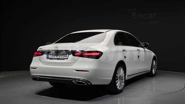 Mercedes-Benz E Class 2022 — 2