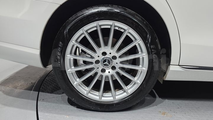 Mercedes-Benz E Class 2022 — 5