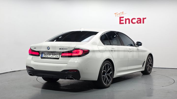 BMW 5 Series 2023 — 2