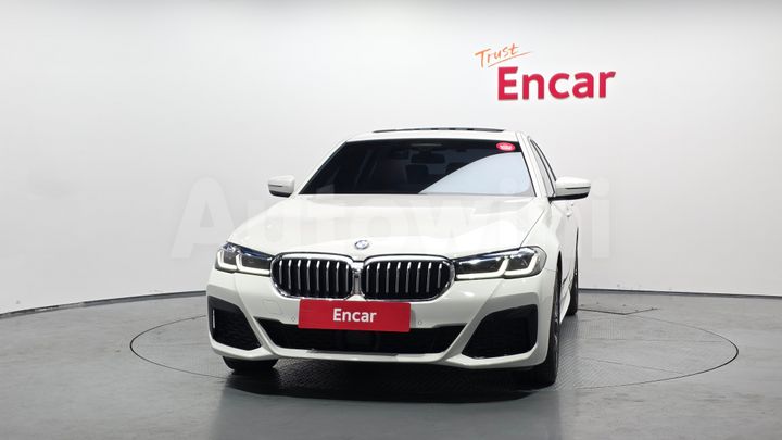 BMW 5 Series 2023 — 3
