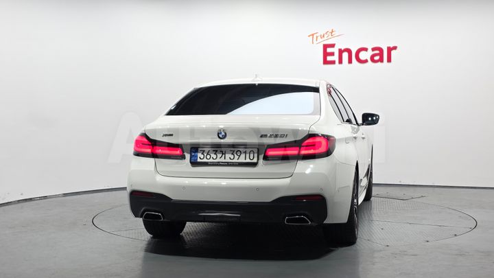 BMW 5 Series 2023 — 4