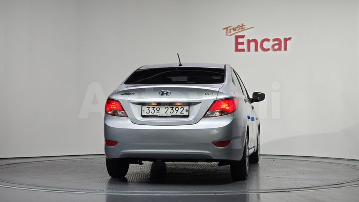 Hyundai Accent 2016 — 4