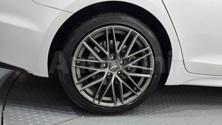 Genesis G70 2018 — 5