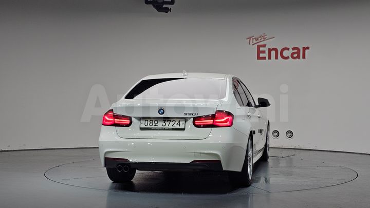 BMW 3 Series 2018 — 3