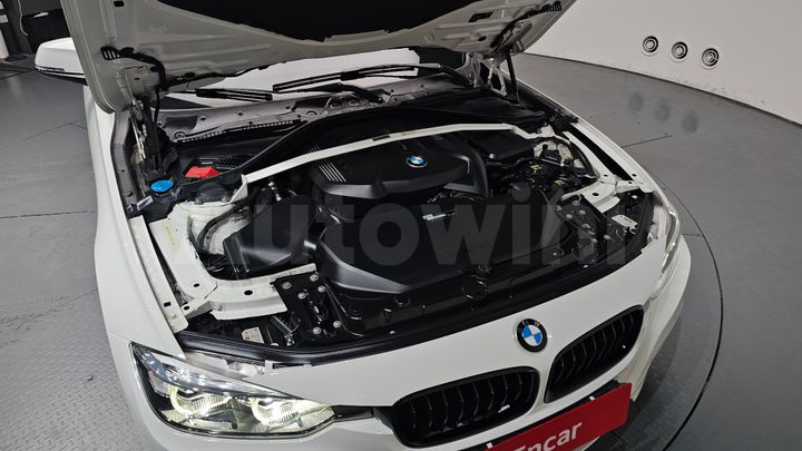 BMW 3 Series 2018 — 5