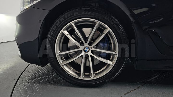 BMW 5 Series 2017 — 5