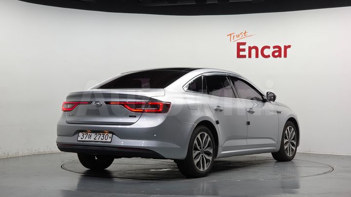 Renault SM6 2016 — 2