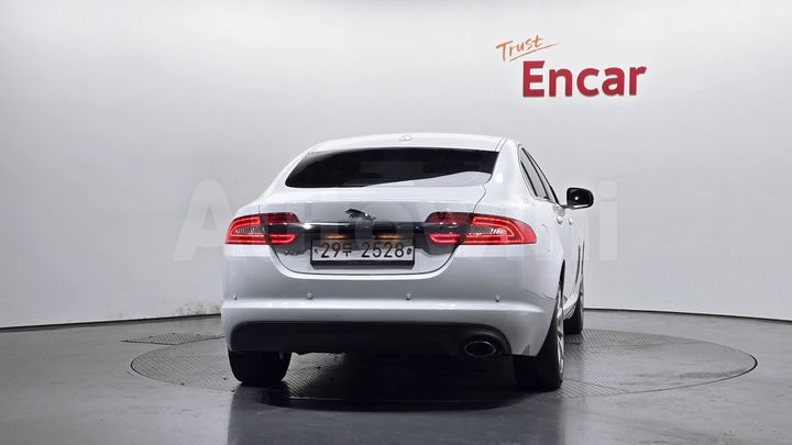 Jaguar XF 2012 — 4