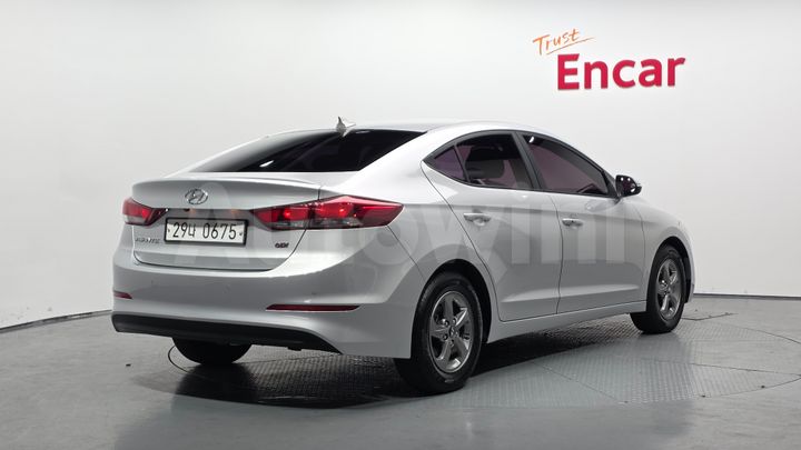 Hyundai Avante 2016 — 3