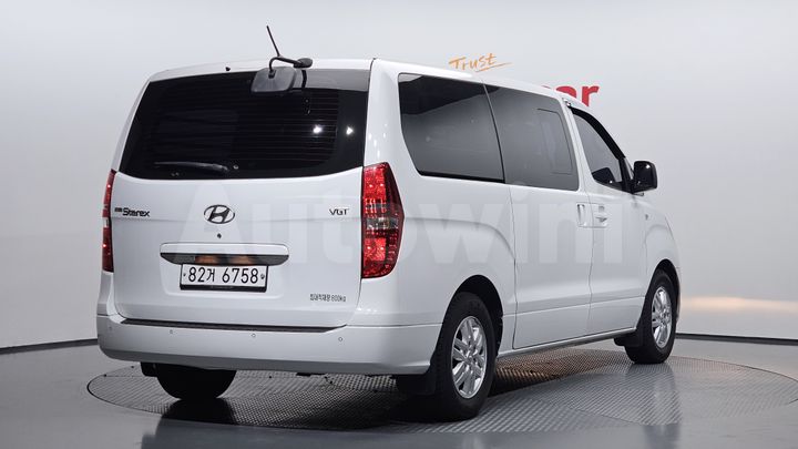 Hyundai Starex 2018 — 2