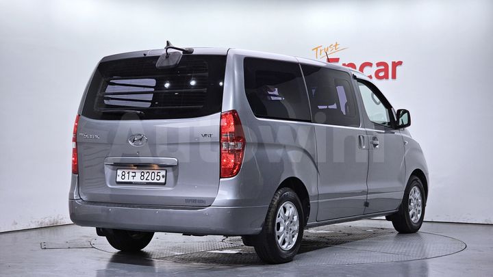Hyundai Starex 2015 — 2
